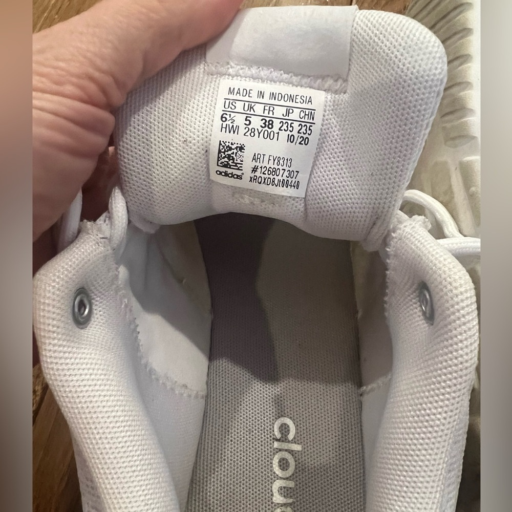 Adidas QT Racer 2.0 White and Metallic Silver Shoes 6.5 - Picture 8 of 9